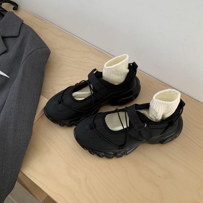 Scarpe Mary Jane sportive con  - Sneakers Care recensione e prezzo